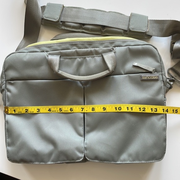 Incase laptop bag - Picture 2 of 5